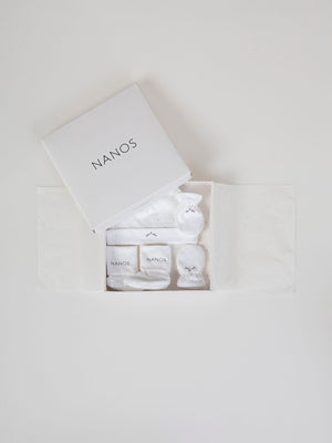 PACK OF PURE WHITE HAT, MITTENS AND BOOTIES