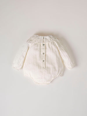 MAMELUCO CUELLO BORDADO BLANCO PURO