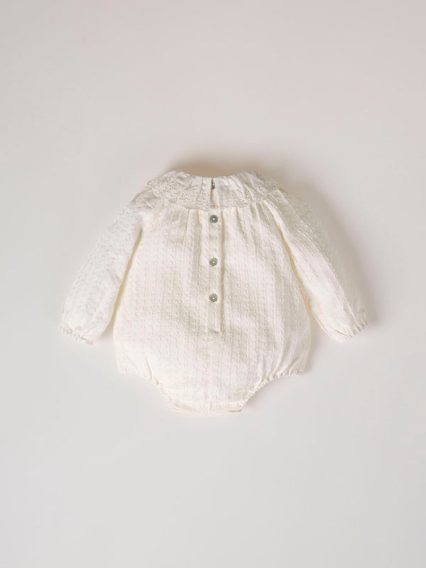 MAMELUCO CUELLO BORDADO BLANCO PURO