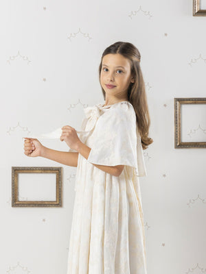 Capa seda bordada marfil