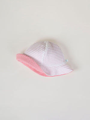 REVERSIBLE SEERSUCKER STRAWBERRY CHECK CAP