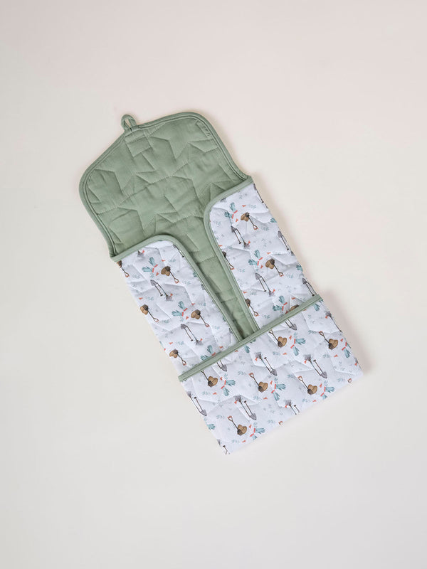 LIGHT GREEN GARDEN PRINT CHANGING MAT