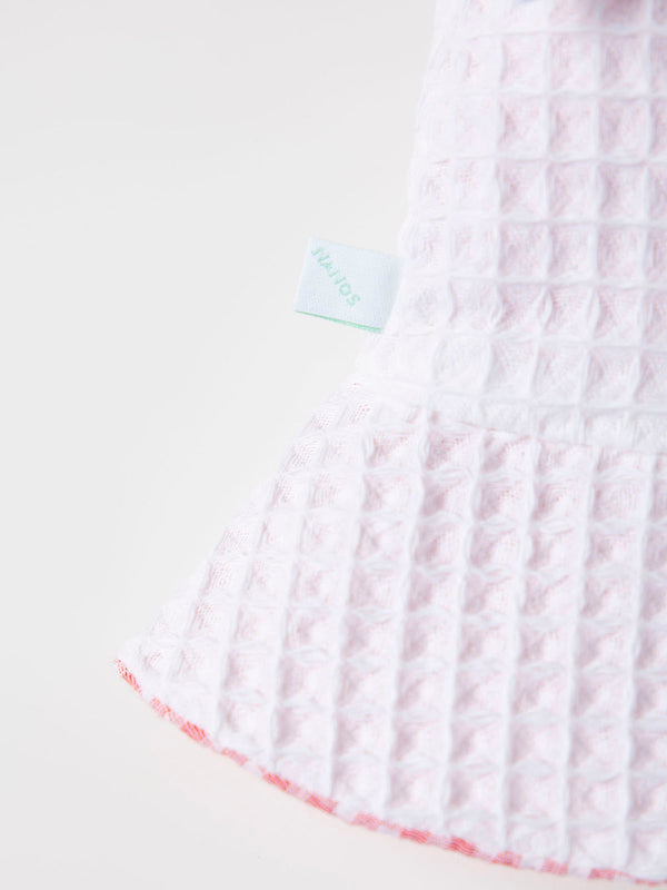 REVERSIBLE SEERSUCKER STRAWBERRY CHECK CAP