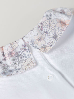 SHORT SLEEVE BODYSUIT WITH FLOWER PRINT NECK IN PURE WHITE