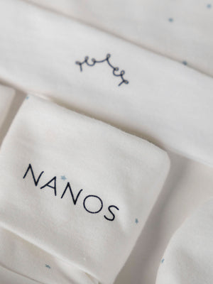 PACK OF PURE WHITE HAT, MITTENS AND BOOTIES