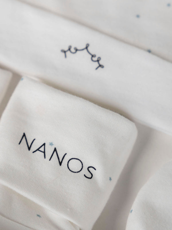 PACK OF PURE WHITE HAT, MITTENS AND BOOTIES