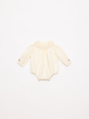 Mameluco plumeti bordado nata