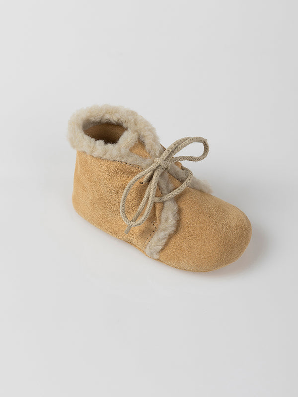BADANA ANTE CORDONES DETALLE BORREGO BEIGE