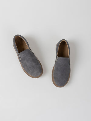 ZAPATILLA CASUAL SLIP ON ANTE MARRÓN CHOCOLATE