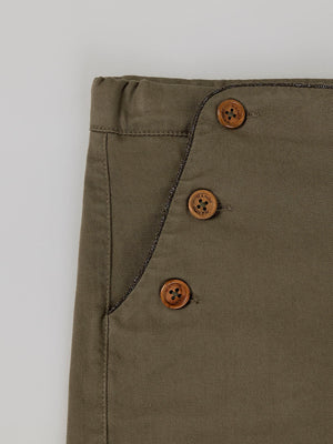 PANTALÓN BOTONADURA BOLSILLOS VERDE KHAKI
