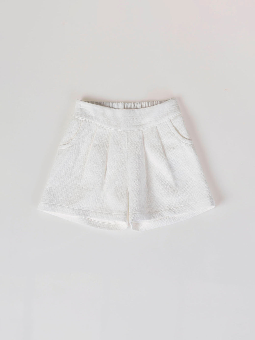 SHORT ESTRUCTURA PINZAS NATA