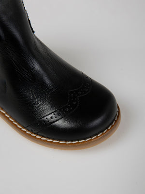 BOTA CHELSEA DETALLE PUNTERA NEGRO
